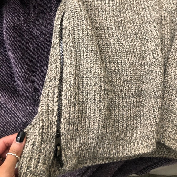 Sweater - Picture 2 of 2